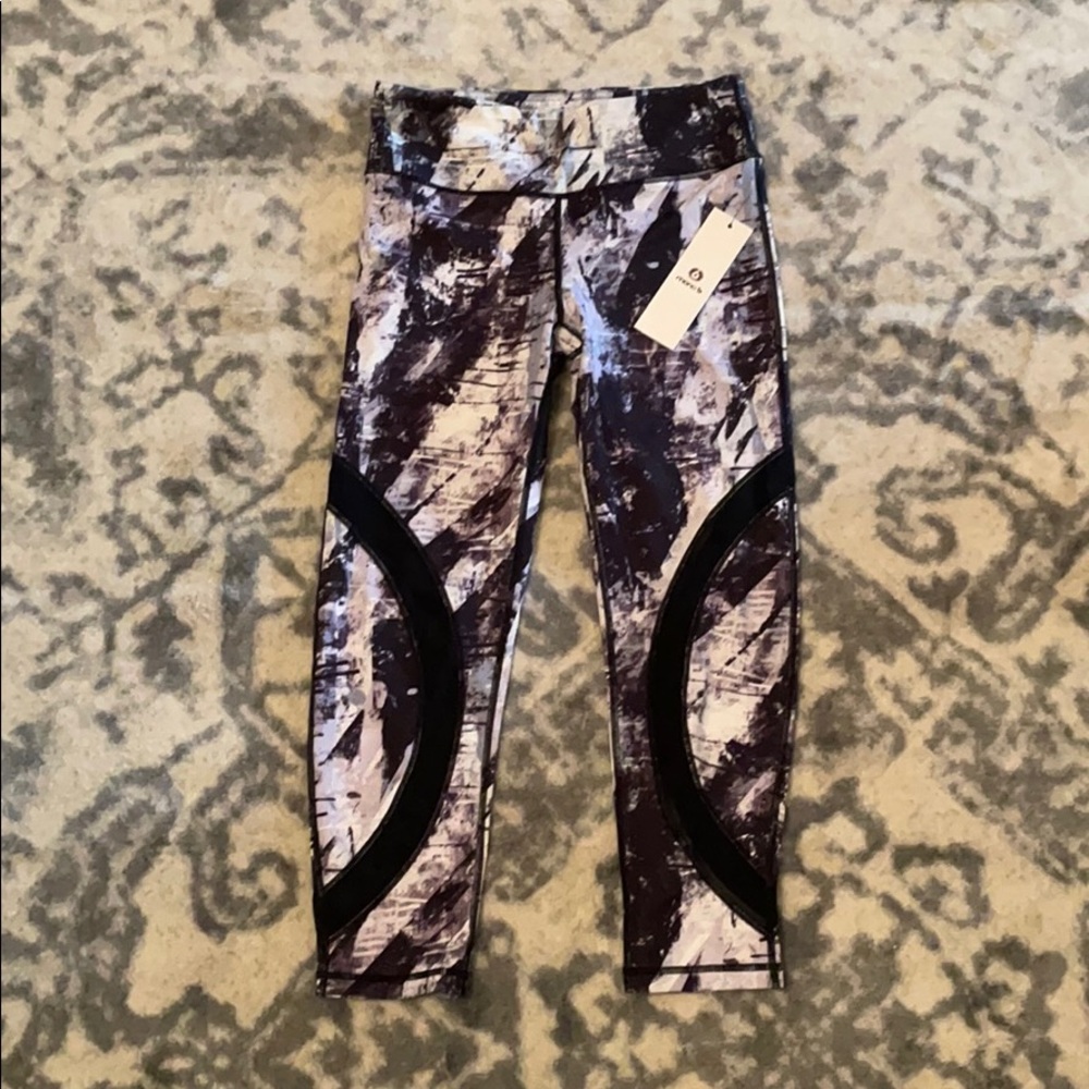 NWT mono b women’s workout pants size small